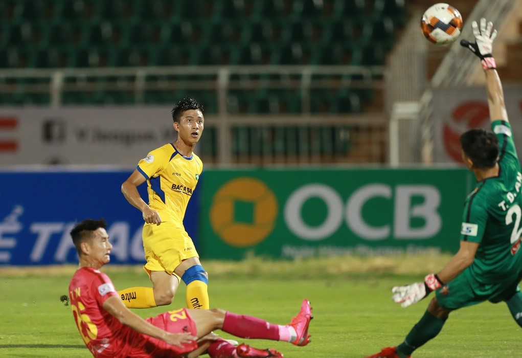 Văn Đức cảm ơn thầy Park, tiếc nuối trong ngày tái xuất ở V-League