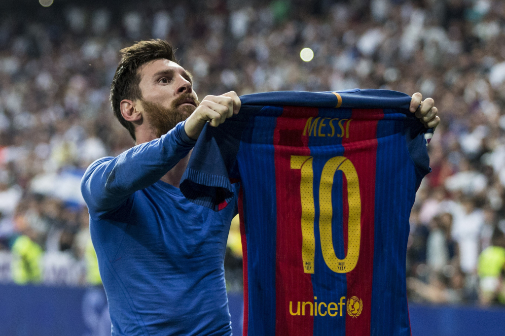 Tròn 3 năm bàn thắng kinh điển của Messi vào lưới Real Madrid