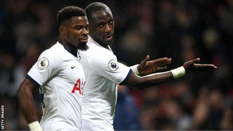 Aurier và Sissoko ăn năn vì hành động “coi trời bằng vung” trong mùa dịch Covid-19