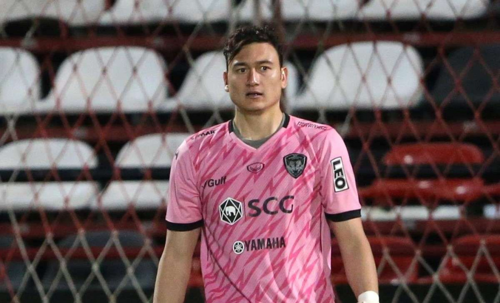 BLĐ Muangthong United bất đồng về tương lai Văn Lâm?