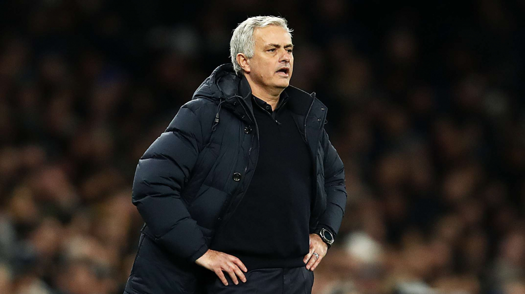 Mourinho chỉ trích truyền thông Anh, bác tin muốn hủy giải đấu