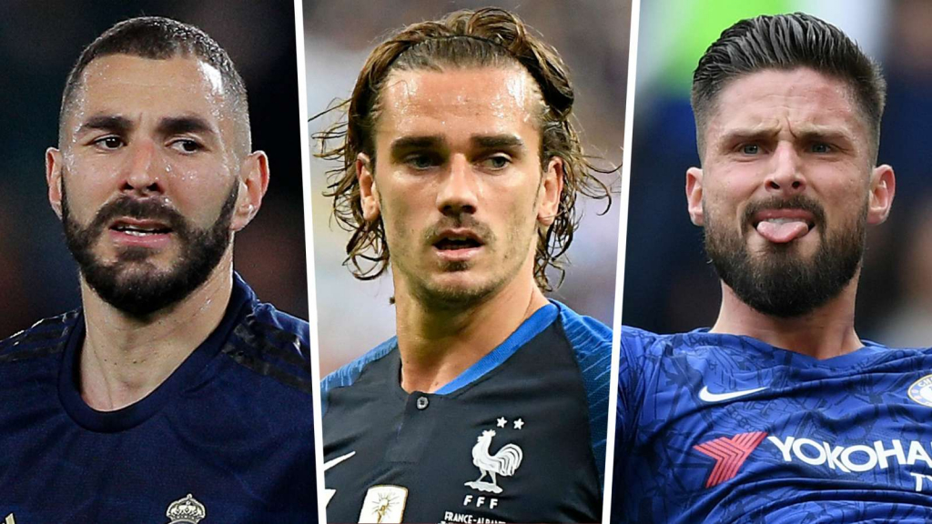 Griezmann đứng về phía Giroud sau pha “cà khịa” cực mạnh của Benzema