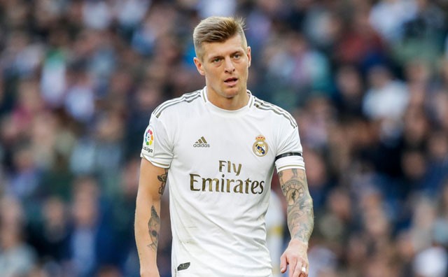 Kroos phản ứng gay gắt việc Real giảm lương cầu thủ