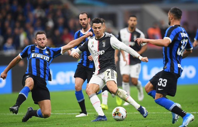 Ronaldo và cầu thủ Serie A chính thức nhận thông báo giảm lương