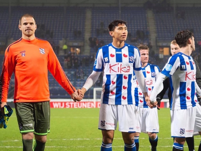 SC Heerenveen họp bàn, quyết định gia hạn với Văn Hậu?