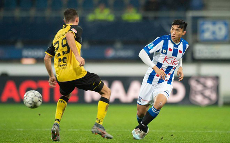 Văn Hậu được mở ra cơ hội đá chính cho SC Heerenveen