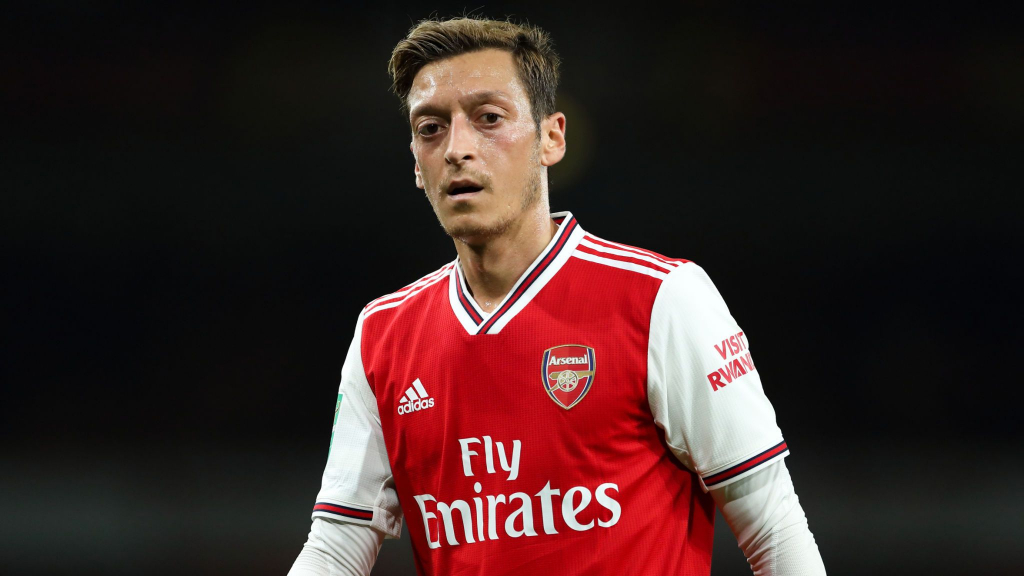 Cựu HLV Arsenal tiết lộ điều bất ngờ về Mesut Ozil