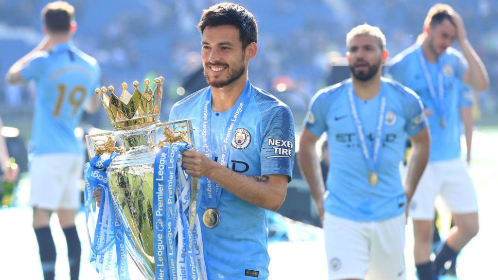 David Silva bất ngờ đồng ý gia hạn với Man City