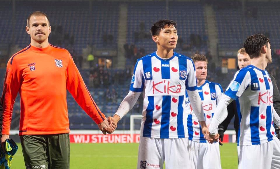 Heerenveen và Văn Hậu nhận bức thư đặc biệt từ Việt Nam