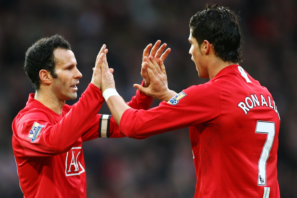 Ryan Giggs tiết lộ hai đồng đội giỏi nhất ở MU, có tên Ronaldo?