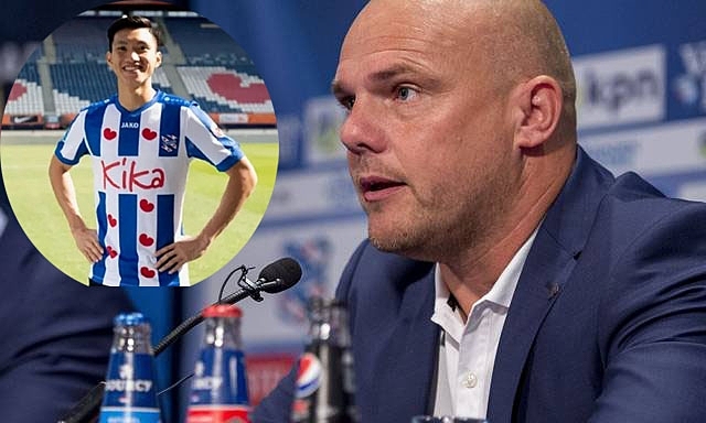 HLV SC Heerenveen thừa nhận một sai lầm về Văn Hậu 