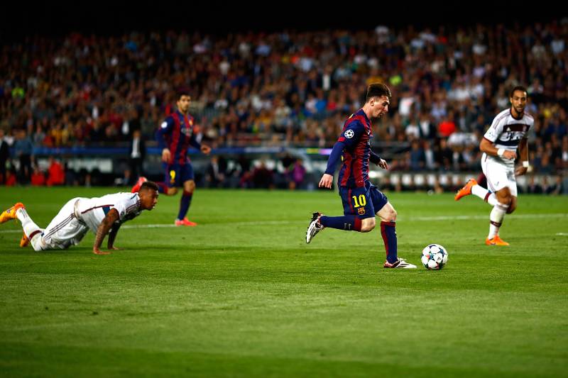 5 năm trước: Messi khiến Boateng “gặm cỏ” tại Cúp C1