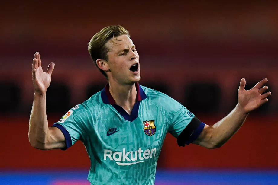 De Jong nổi điên với đội ngũ y tế của Barca