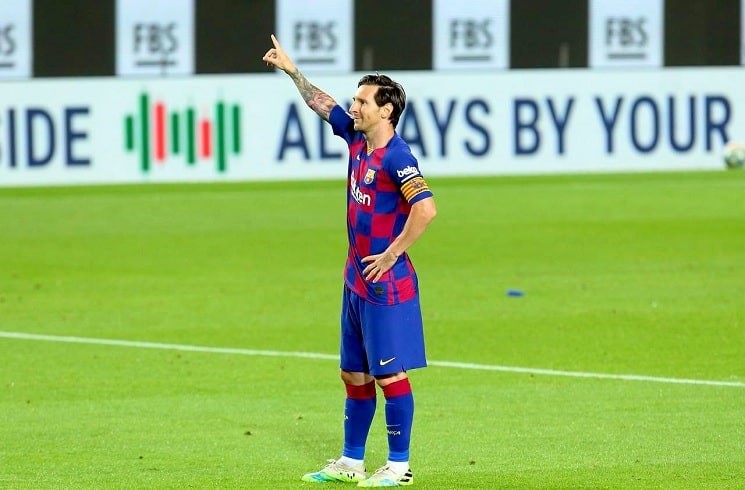 Liên tục tỏa sáng, Messi tiến gần tới cột mốc vĩ đại