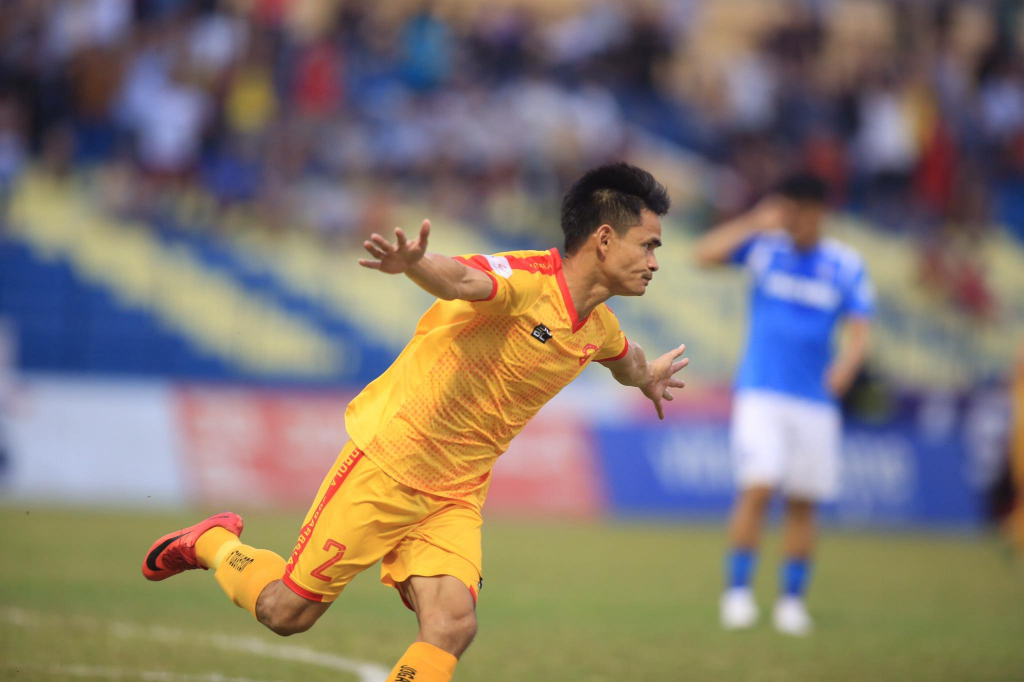 Kết quả vòng 7 V-League: Thanh Hóa thăng hoa, Bình Dương hòa bế tắc