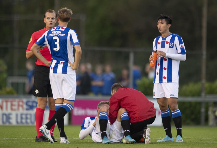 Văn Hậu gia hạn bế tắc, SC Heerenveen chiêu mộ cầu thủ thay thế?