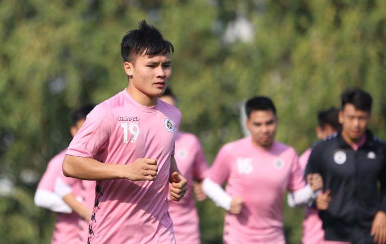 Hà Nội FC cập nhật tình hình sức khỏe của Quang Hải, báo luôn tin vui cho NHM