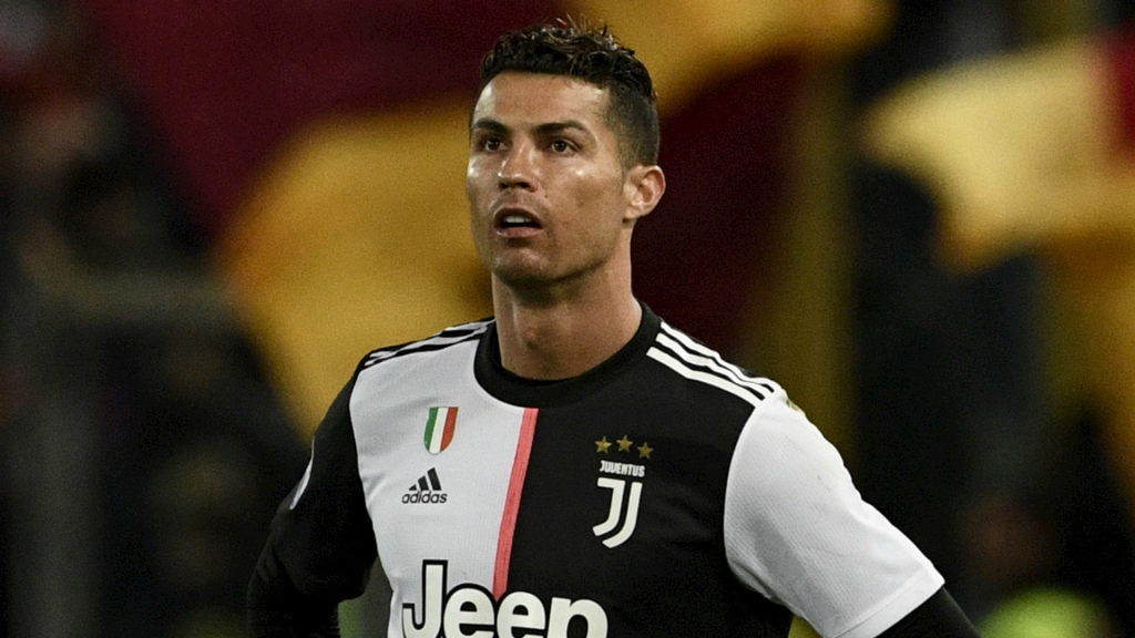 Ronaldo chính thức mất Chiếc giày vàng châu Âu 