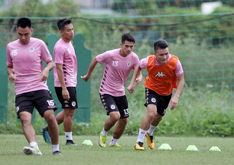 Ảnh: Quang Hải và cầu thủ Hà Nội FC thoải mái, tự tin gieo sầu TP.HCM