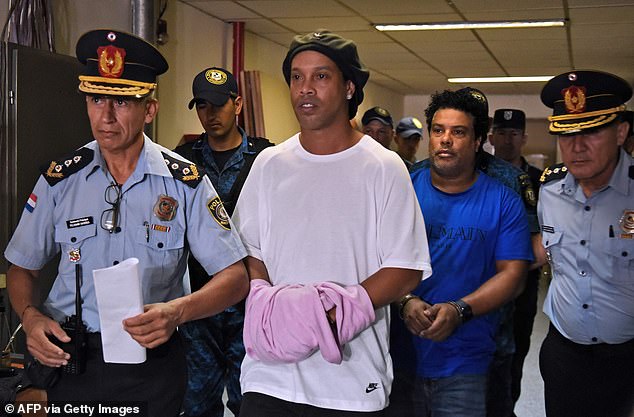 Ronaldinho sắp thoát khỏi cơn ác mộng tại Paraguay