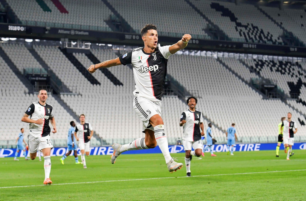 Kết quả bóng đá sáng 21/7: Ronaldo hoá người hùng, Juventus xây chắc ngôi đầu