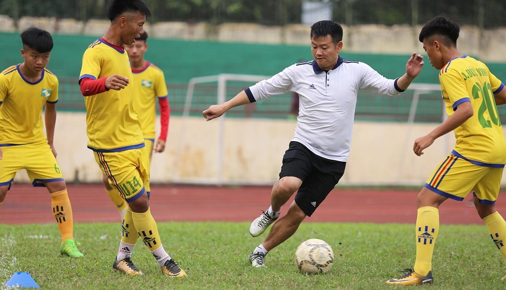 Thầy trò Phạm Văn Quyến khởi đầu mỹ mãn tại VCK U17 QG