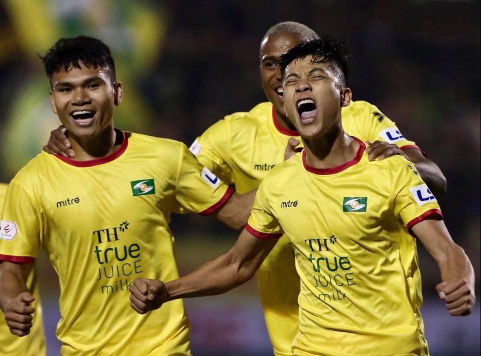 VIDEO: Văn Đức mở hàng cho SLNA tại V.League 2021