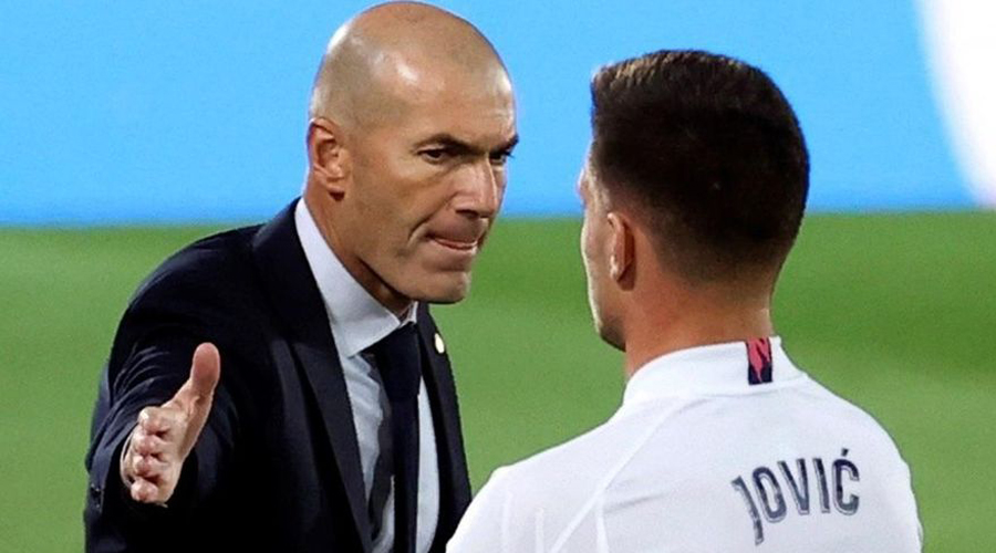 Bị Jovic chơi khăm, Zidane vẫn lên tiếng bảo vệ