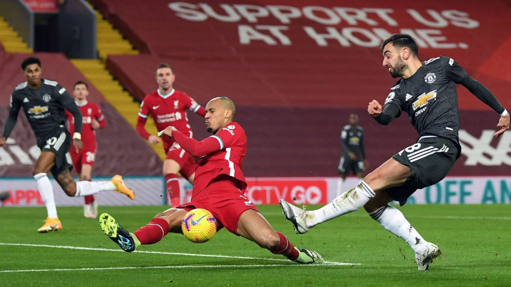 Bruno Fernandes, Pogba bỏ lỡ cơ hội, MU chia điểm với Liverpool