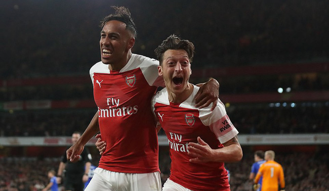 Ozil chọn ra đội hình trong mơ tại Arsenal: Có Aubameyang, nhiều bất ngờ