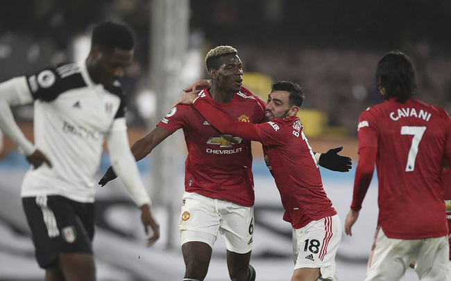 VIDEO: Siêu phẩm của Pogba giúp MU trở lại ngôi đầu ngoại hạng Anh