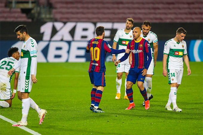 VIDEO: Messi solo đẳng cấp, phối hợp đỉnh cao, ghi bàn cho Barcelona
