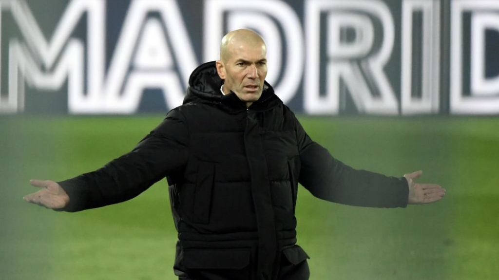 Zidane nổi điên, đáp trả cực gắt tin đồn bị Real sa thải