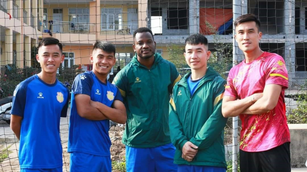 Nam Định âm thầm “vượt mặt” Hà Nội FC, Viettel trước ngày V.League trở lại