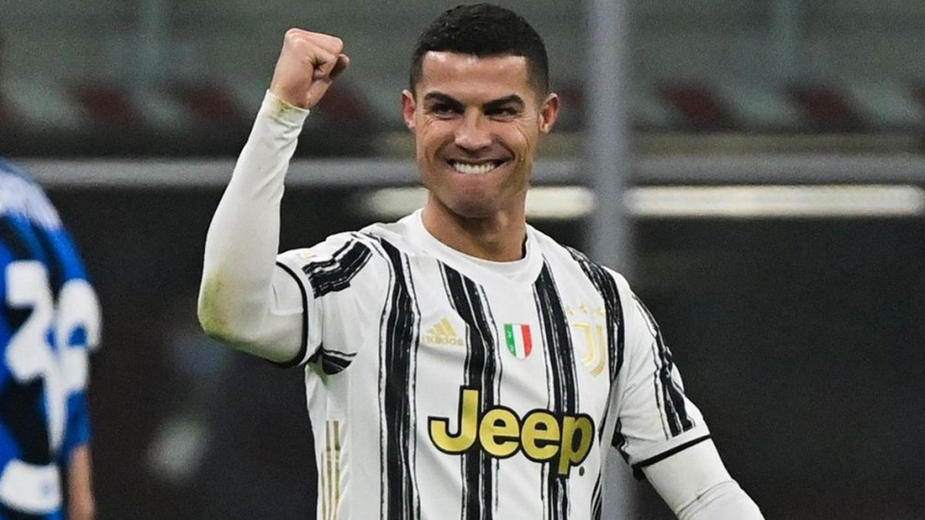 Ronaldo viết nên trang sử mới cùng Juventus