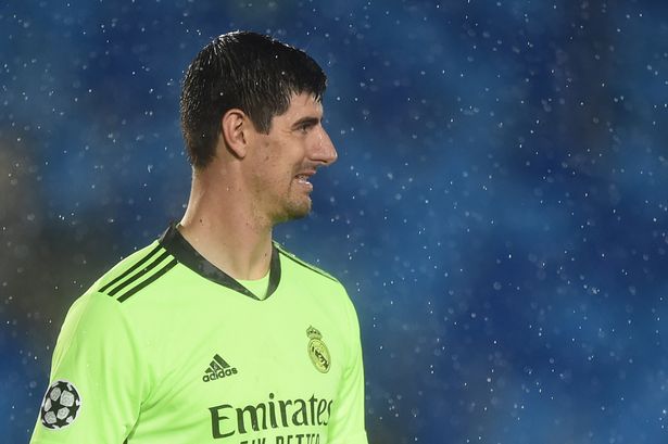 Từng coi thường Chelsea, Courtois bẽ mặt vì màn “đáp lễ” cực chất của Tuchel