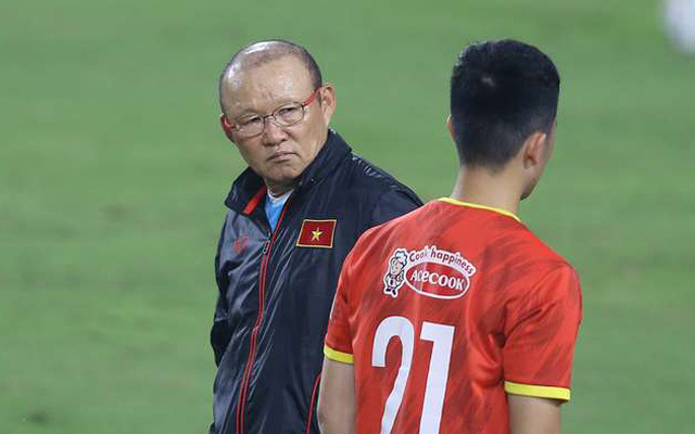 Quốc Vượng phân tích vì sao thầy Park tin trung vệ Hà Nội FC