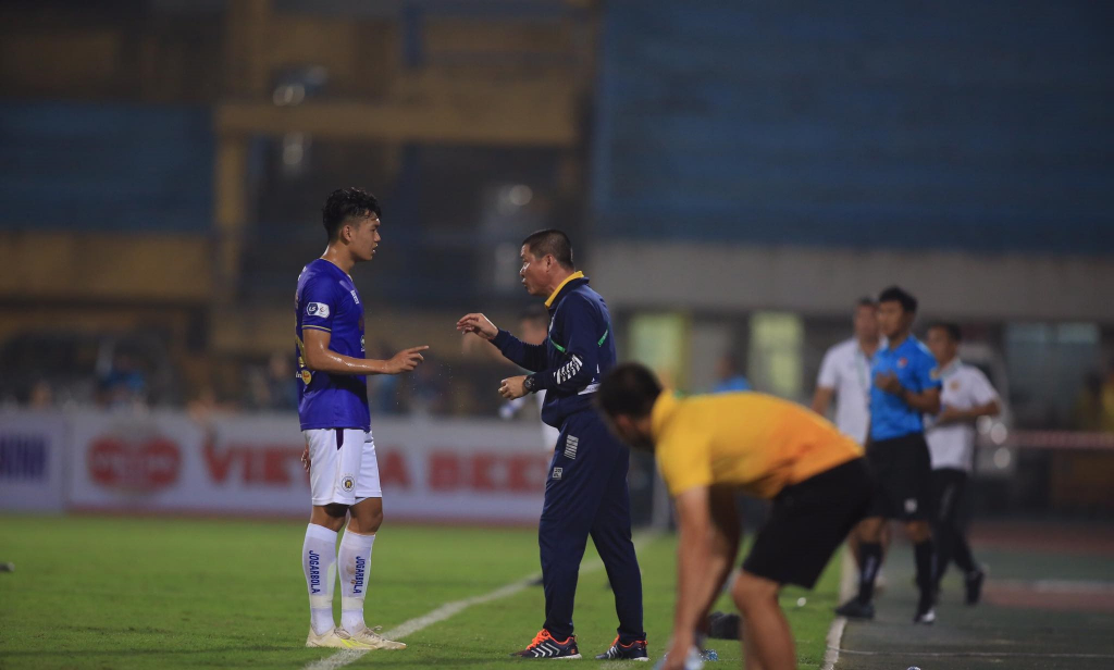 HLV Chu Đình Nghiêm: ‘Nếu Hà Nội FC có bàn gỡ sớm thì mọi chuyện sẽ khác’