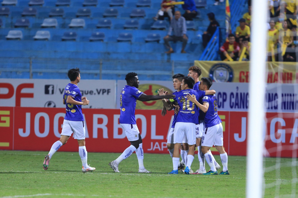 Tấn công chớp nhoáng, Hà Nội FC thắng trận thứ 2 liên tiếp