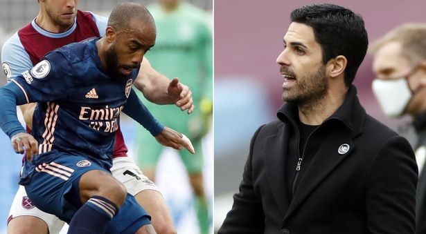 Arteta nắn chỉnh Lacazette ngay sau trận hòa West Ham