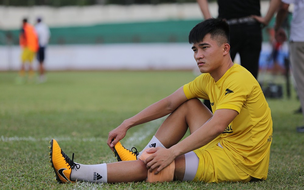 Văn Lắm báo tin dữ cho SLNA trước ngày V.League trở lại