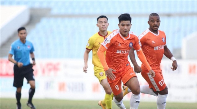 Dẫn đầu V.League, SHB Đà Nẵng vẫn “âu lo” vì Đức Chinh