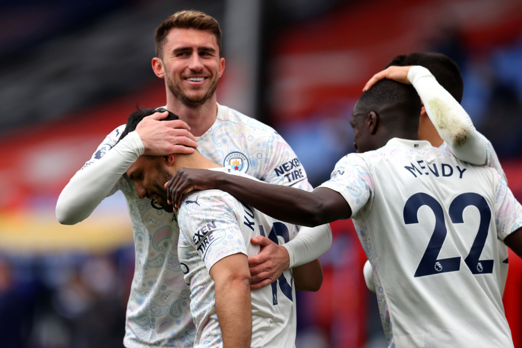 Hạ Crystal Palace, Man City chỉ còn chờ MU thua Liverpool để vô địch Ngoại hạng Anh