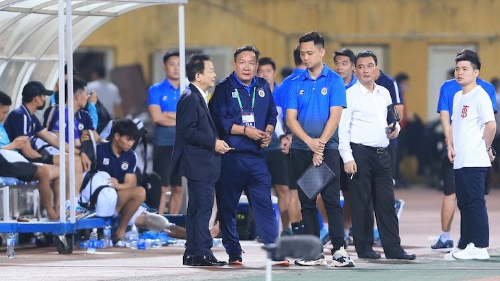 Hà Nội FC rơi vào khủng hoảng, bầu Hiển lập tức làm một điều