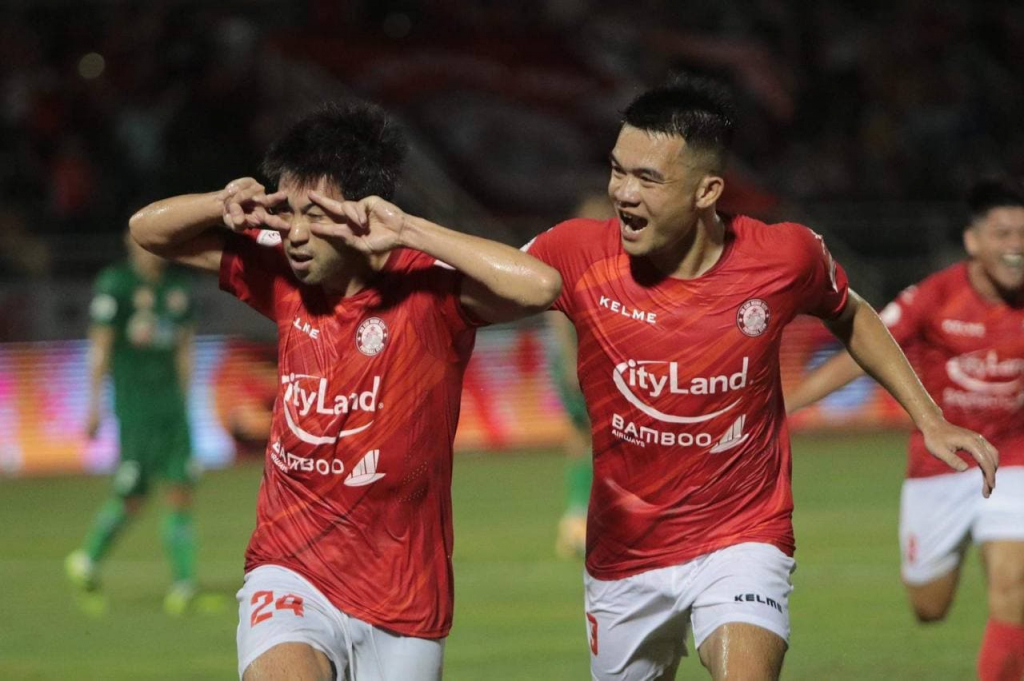 Lee Nguyễn ghi bàn thắng đầu tiên tại V.League