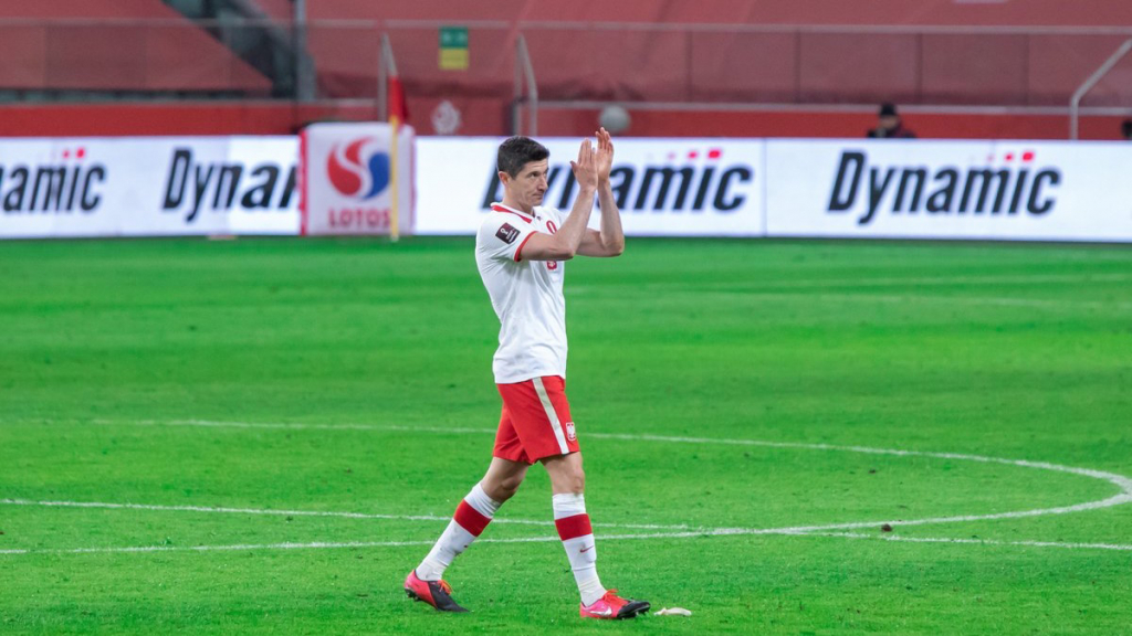 Dính chấn thương, Lewandowski chính thức lỡ đại chiến với PSG