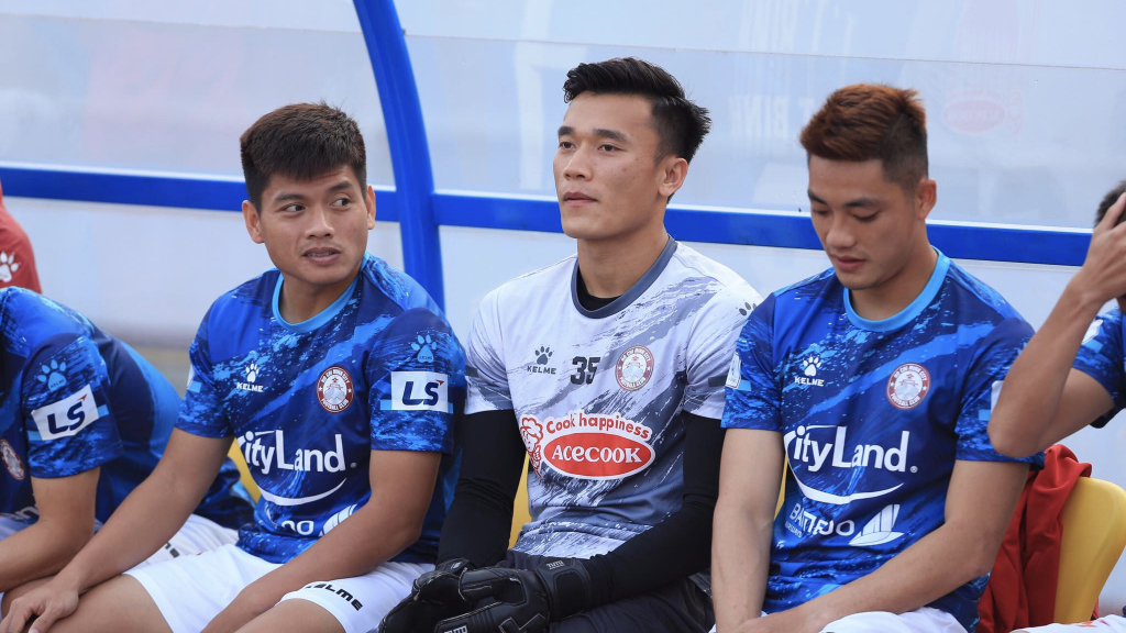 Lộ lý do Bùi Tiến Dũng bị gạch tên ở trận derby với Sài Gòn FC