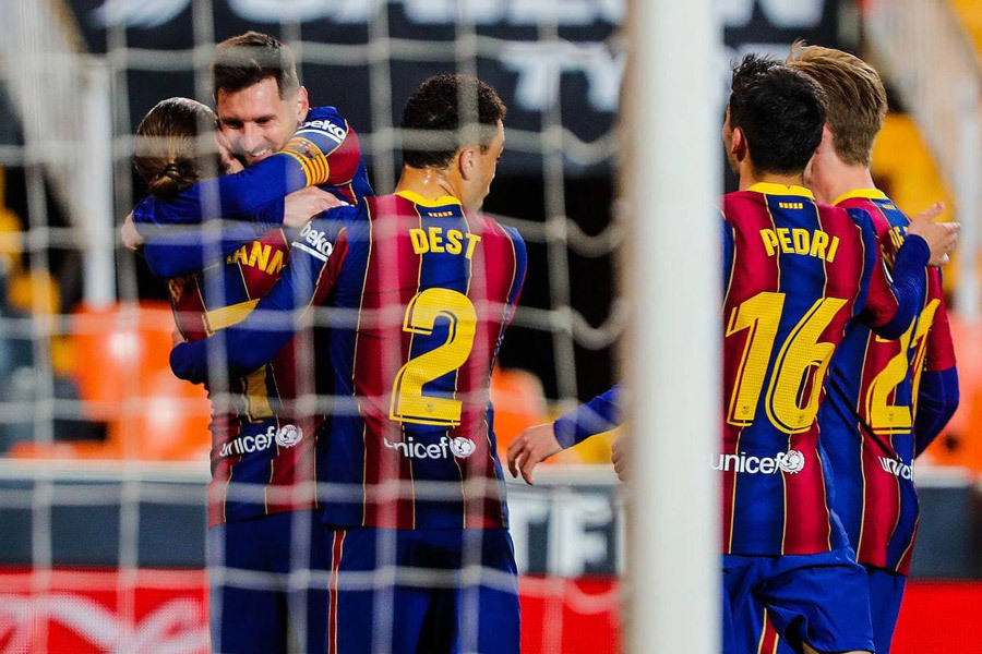 Đội một Barca tụ họp ở nhà Messi: Tiệc ăn mừng hay lễ chia tay?