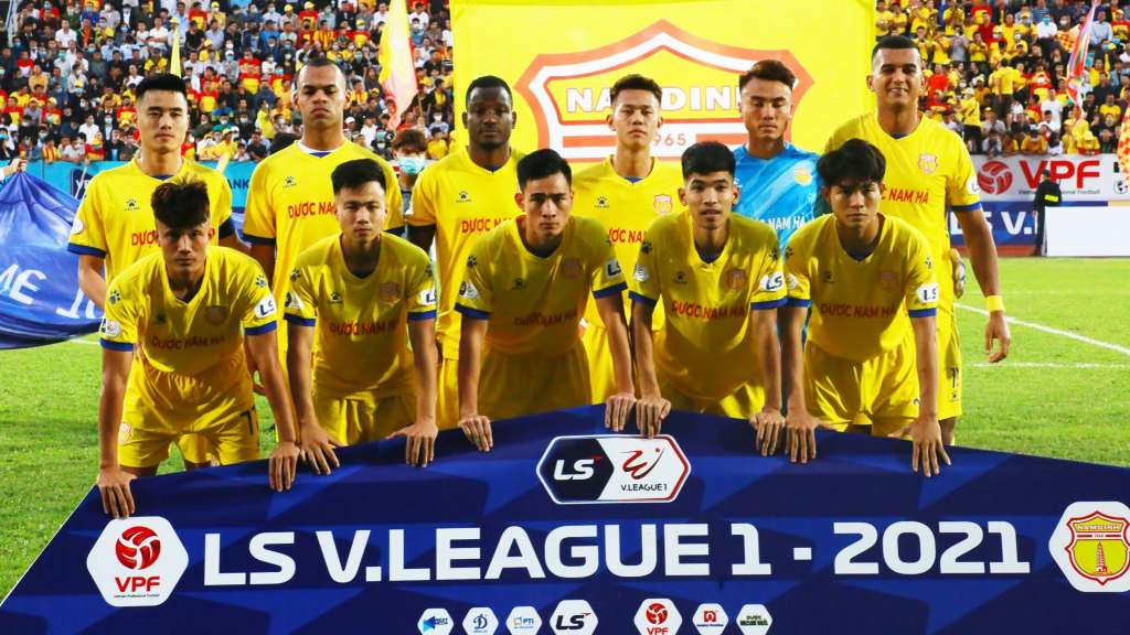 Nam Định phản ứng gay gắt với phương án lùi lịch V.League