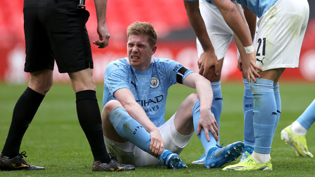 De Bruyne dính chấn thương, Pep Guardiola lo sốt vó